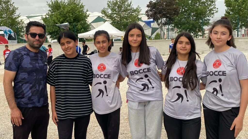 School Kizilca Ataturk Middle School, Bor, photo