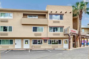 Гостиница Super 8 by Wyndham Las Vegas North Strip/Fremont St. Area