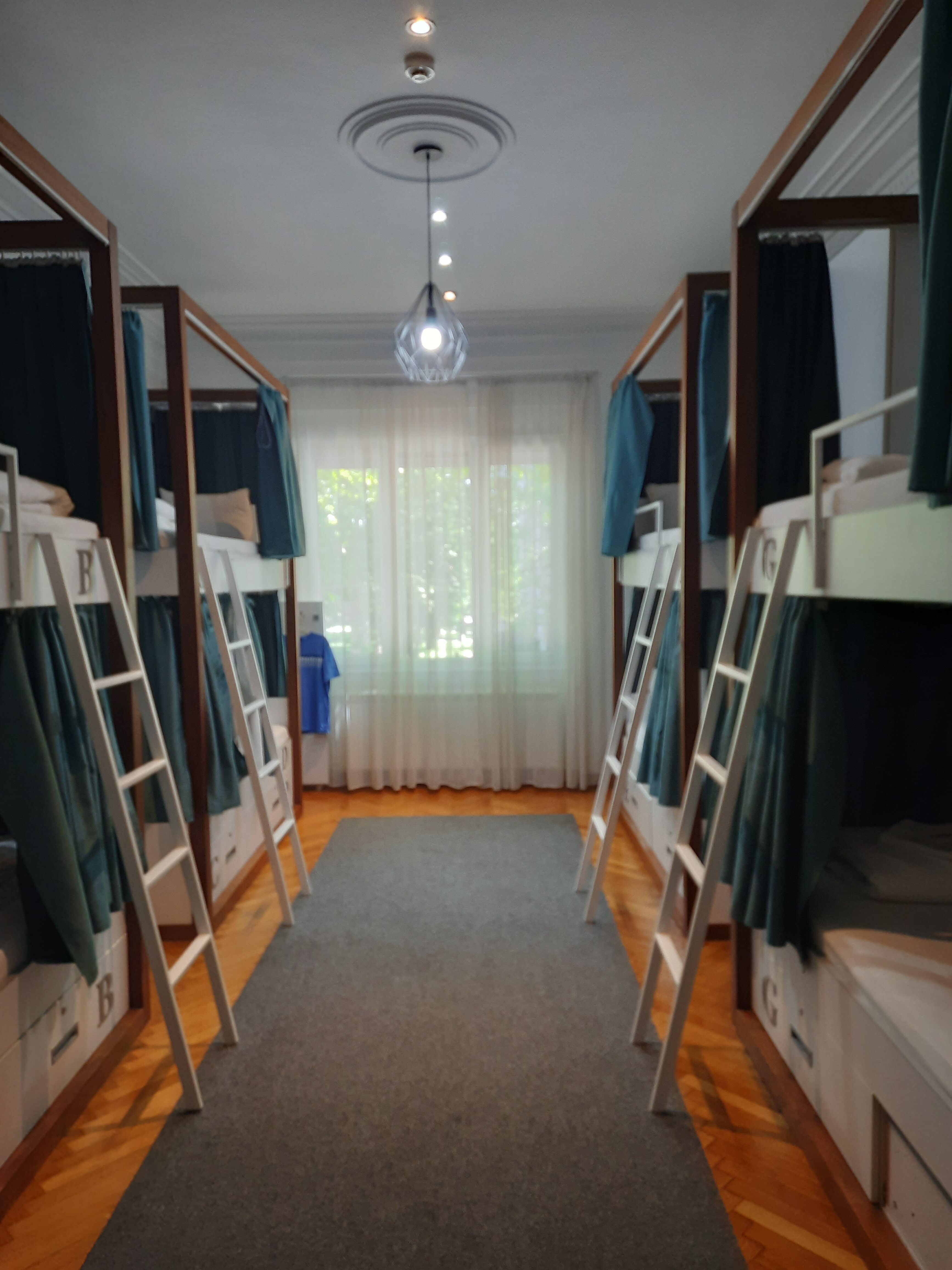 Фото Hostel Karavan Inn