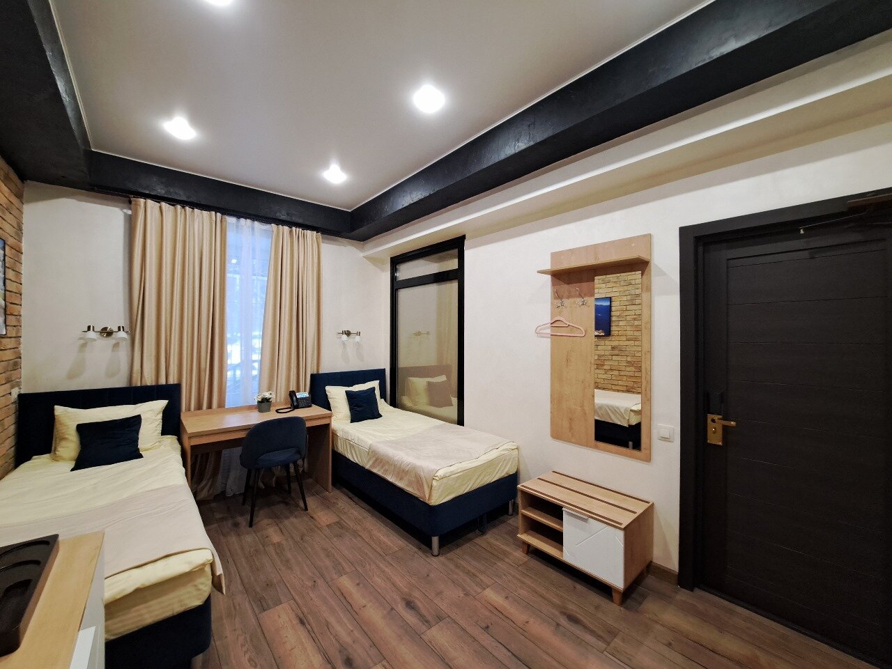 Фото отеля 2