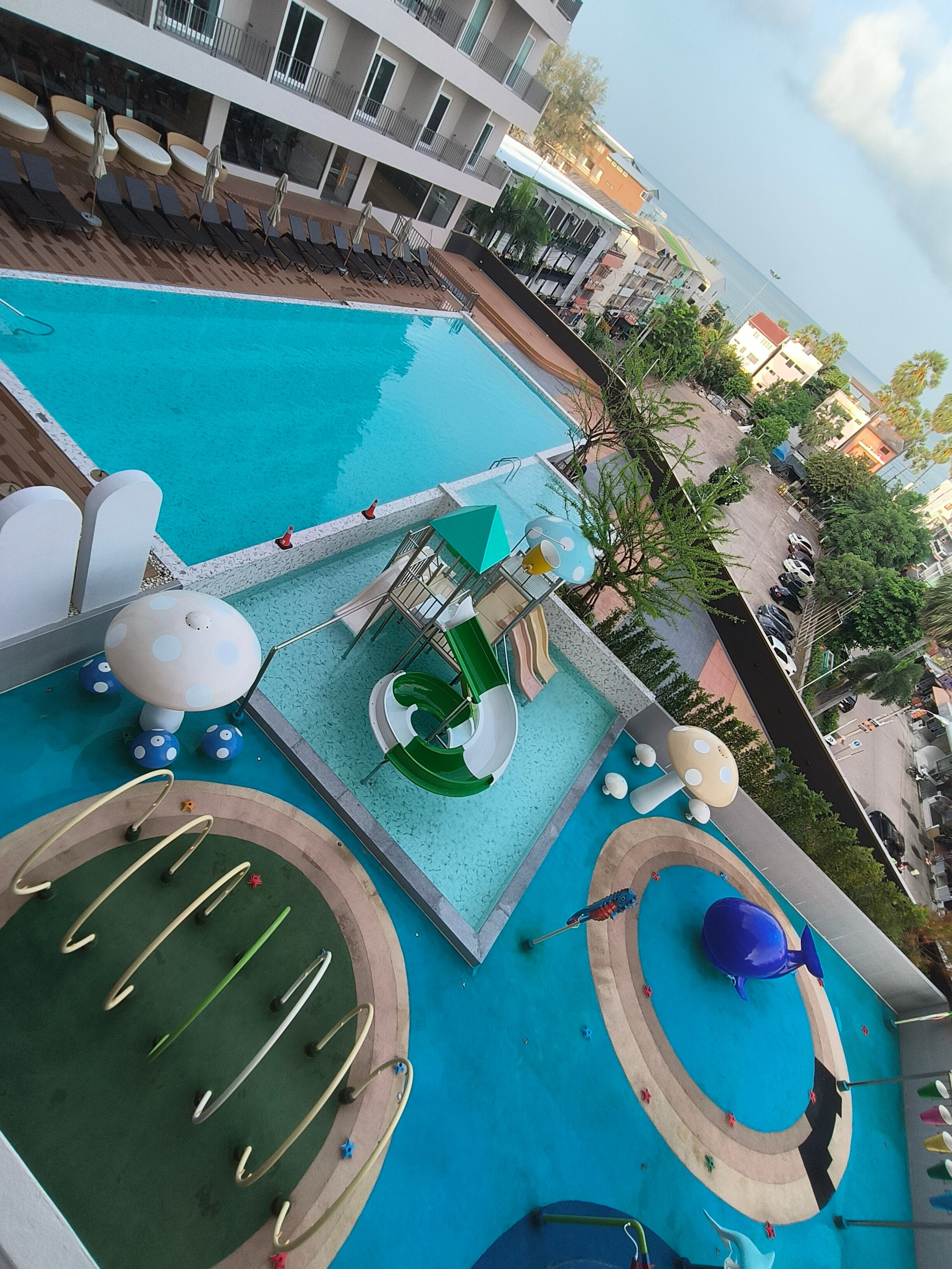 Фото Jomtien Thani Hotel