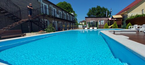 Гостиница Центральный в Кучугурах