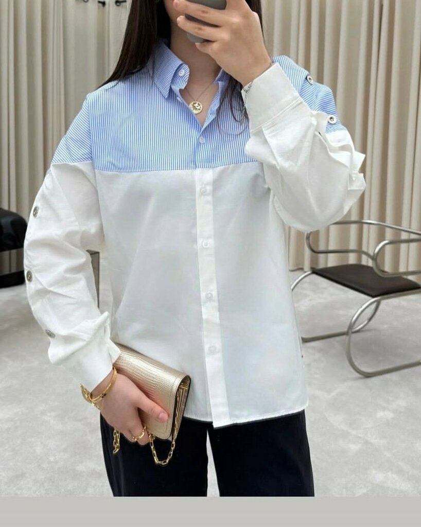 Fashion house Decollete Boutique, Corum, photo