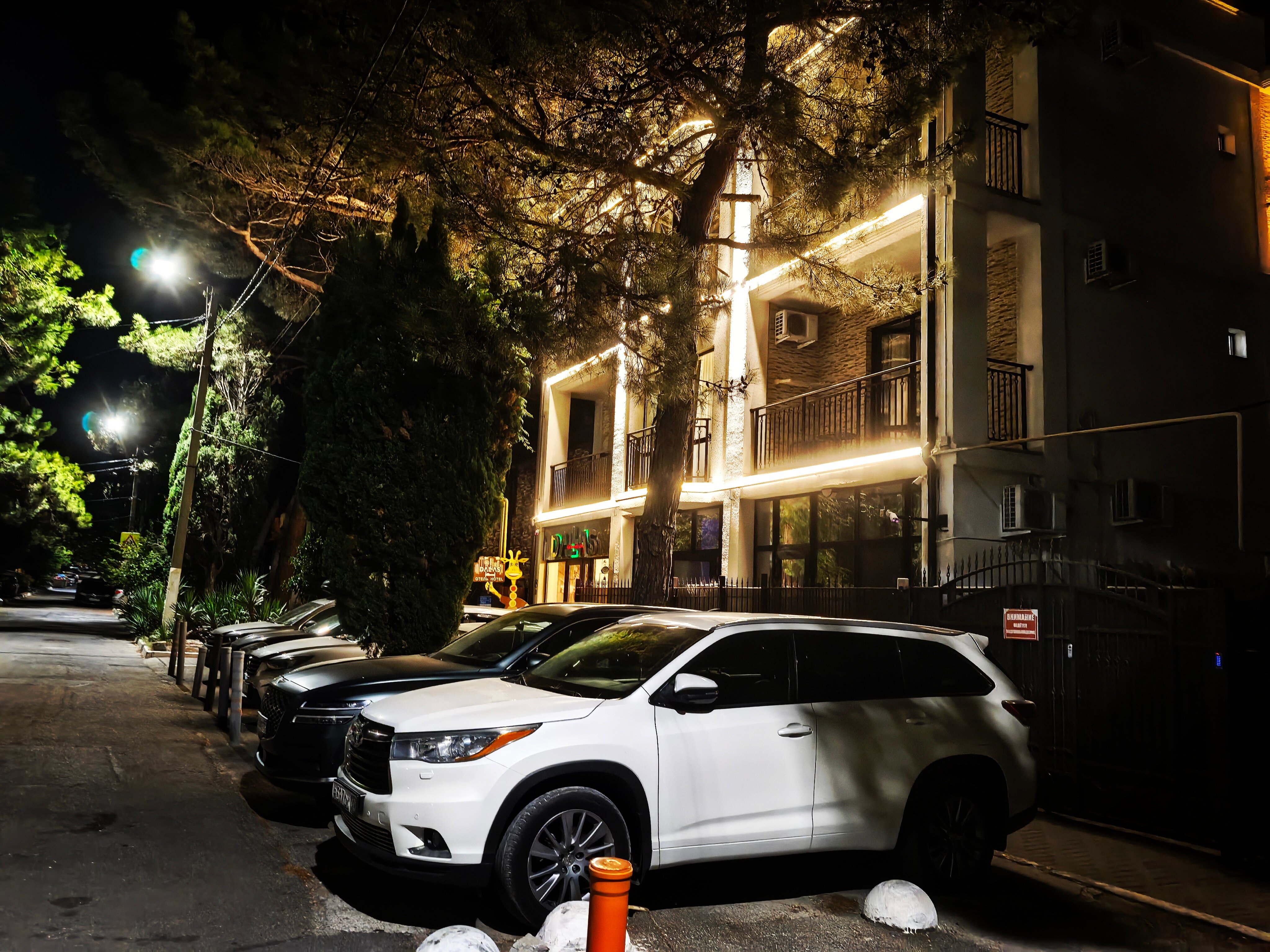 Фото отеля 2