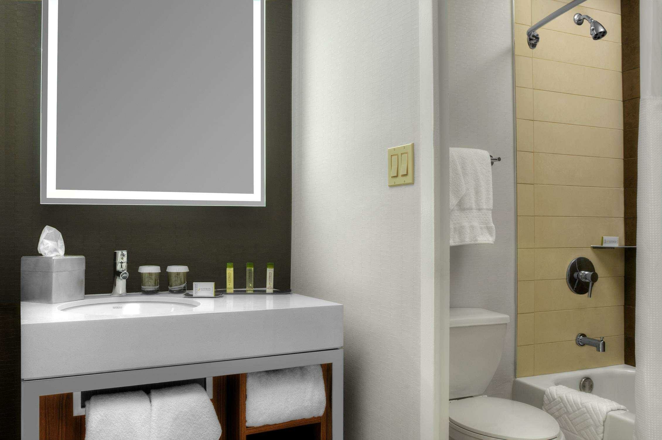 Фото Отель DoubleTree by Hilton Metropolitan - New York City