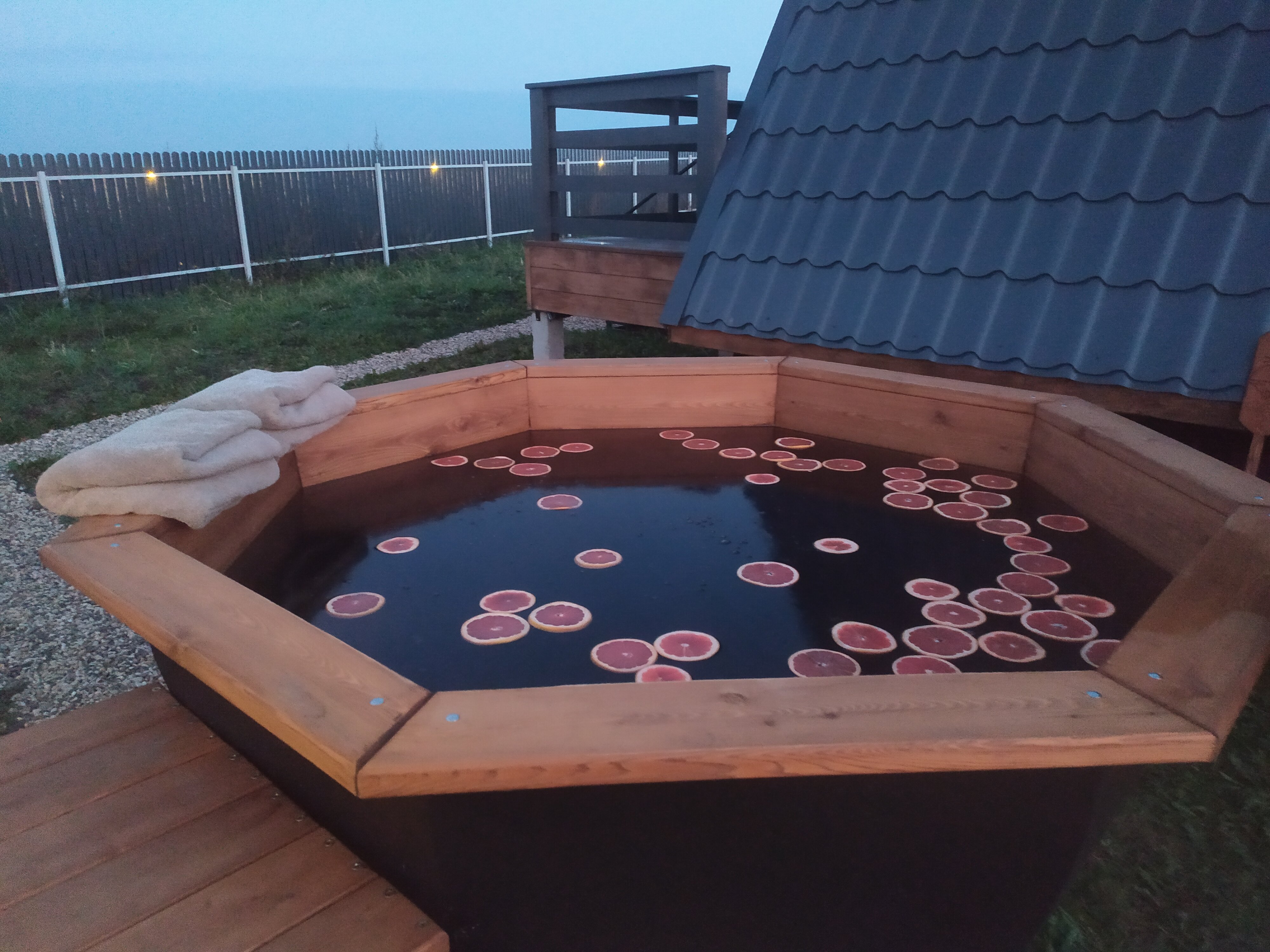 Фото Домик в поле