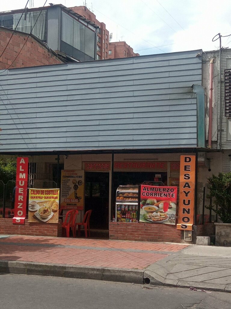 Cafe Cigarrería y cafetería Sombrillitas, Bogota, photo