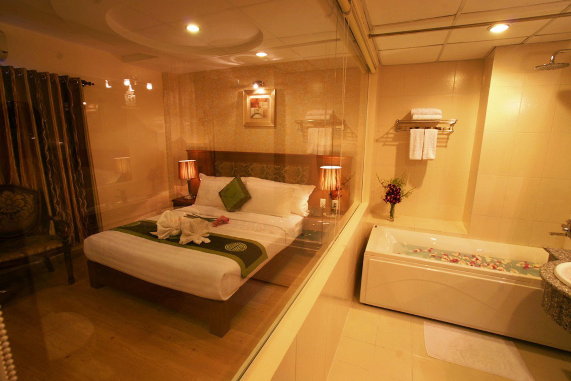 Фото Sky Gem Hotel  Ben Thanh