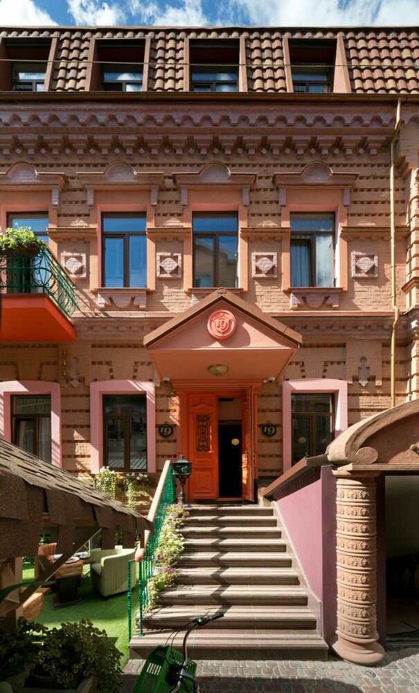 Отель 19