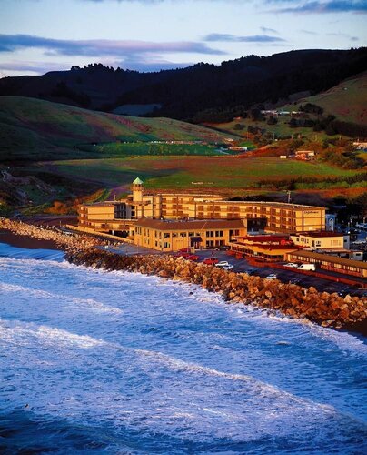 Гостиница Pacifica Lighthouse Hotel Trademark Collection by Wyndham в Пасифике