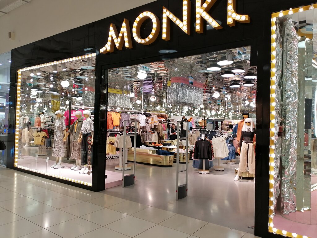 Магазин одежды Monki, Москва, фото