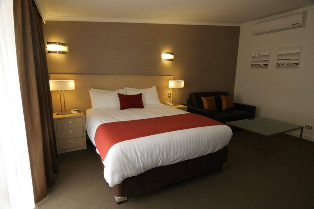 Фото Largs Pier Hotel