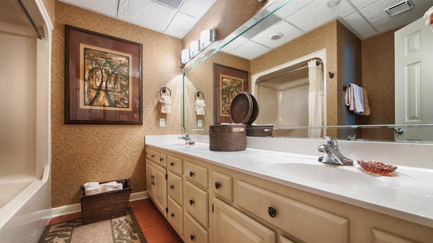 Фото Captain's Quarters Resort