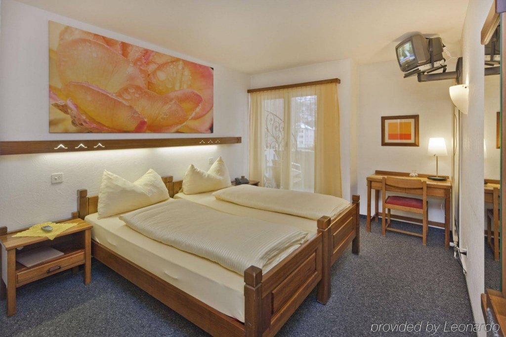 Фото Schlosshotel - Self Check-In Hotel am Schlosspark