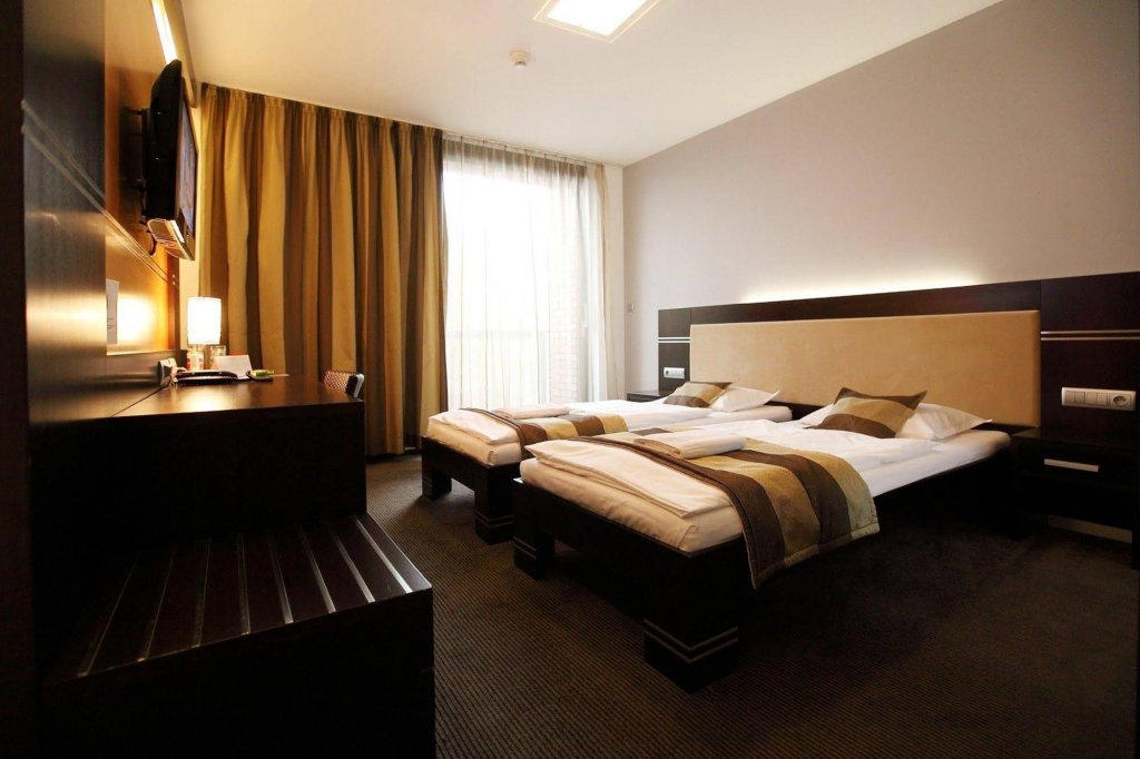 Фото Hotel Dolphin