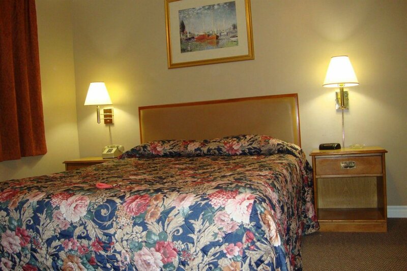 Гостиница Royal Napanee Inn