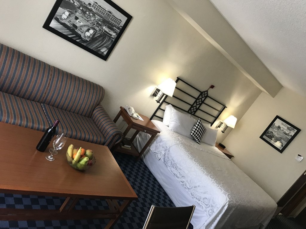 Фото Seven Sebring Raceway Hotel