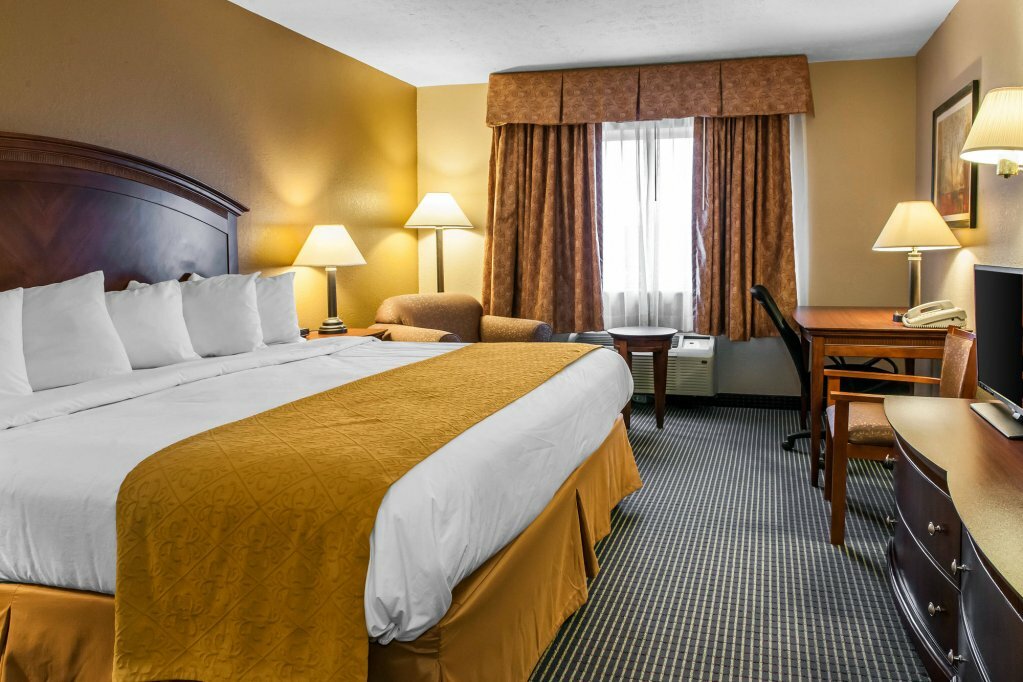 Hotel Quality Inn Scottsburg, State of Indiana, photo