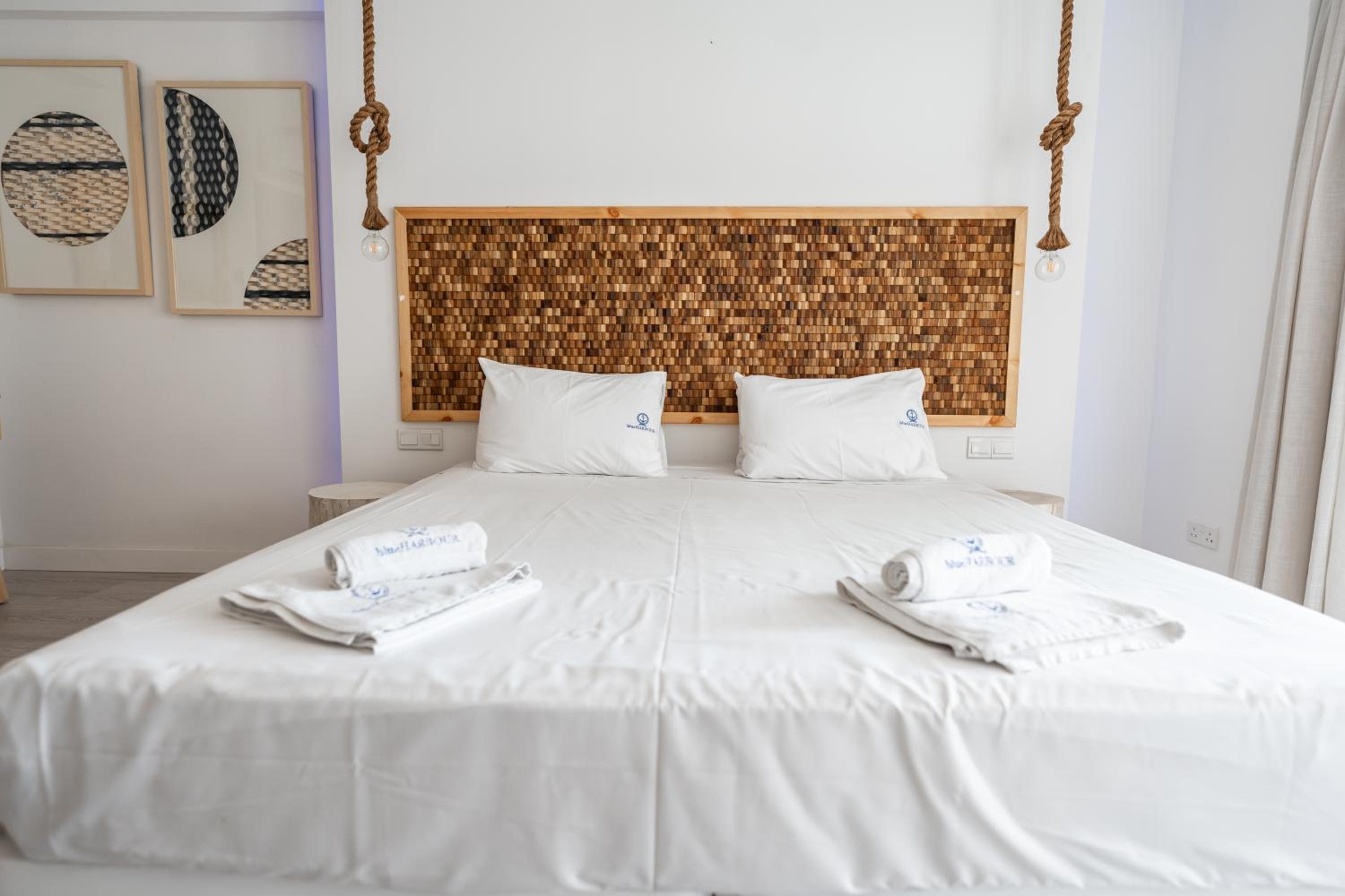 Фото Blue Harbour Boutique