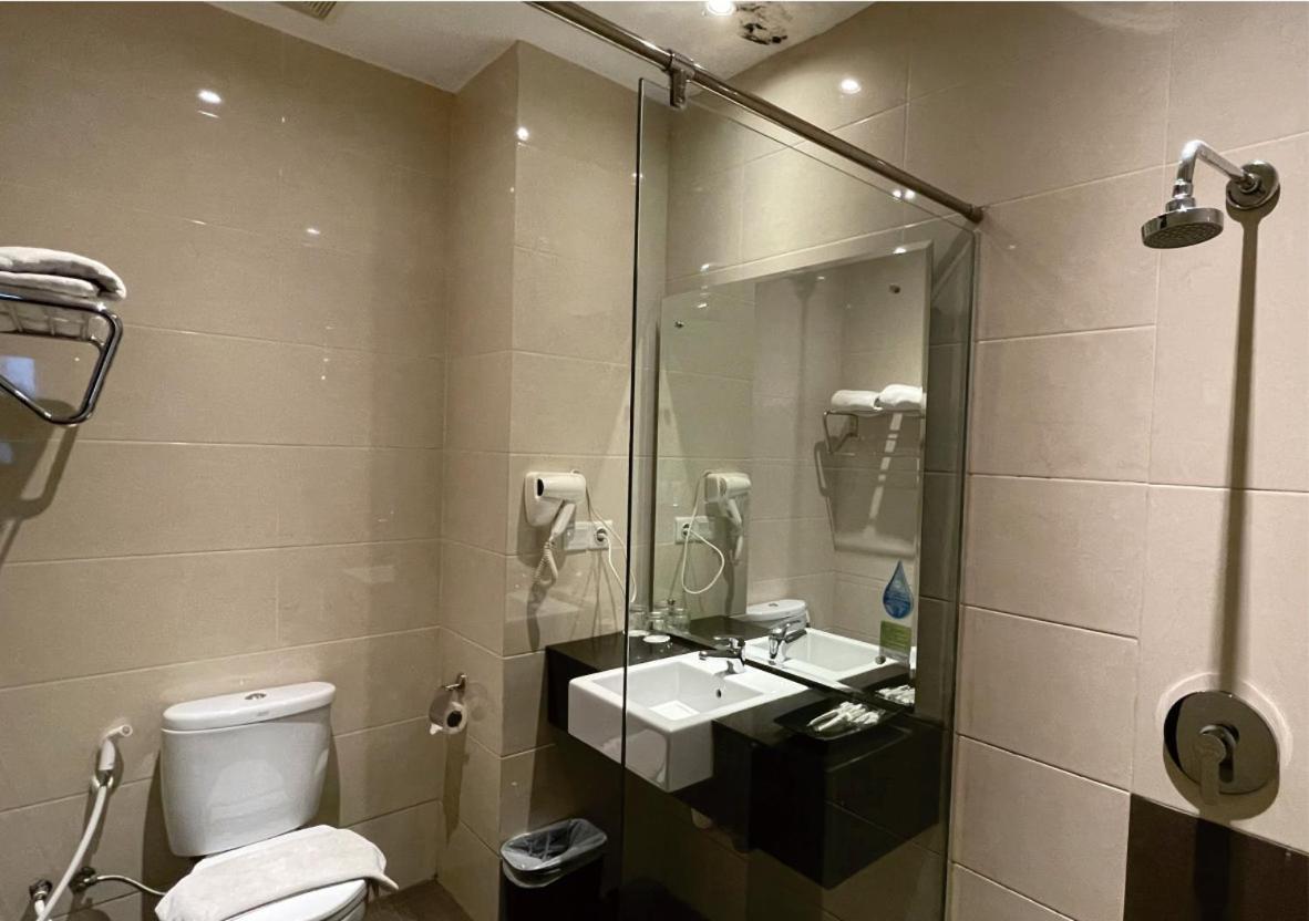 Фото King's Hotel Nagoya Batam
