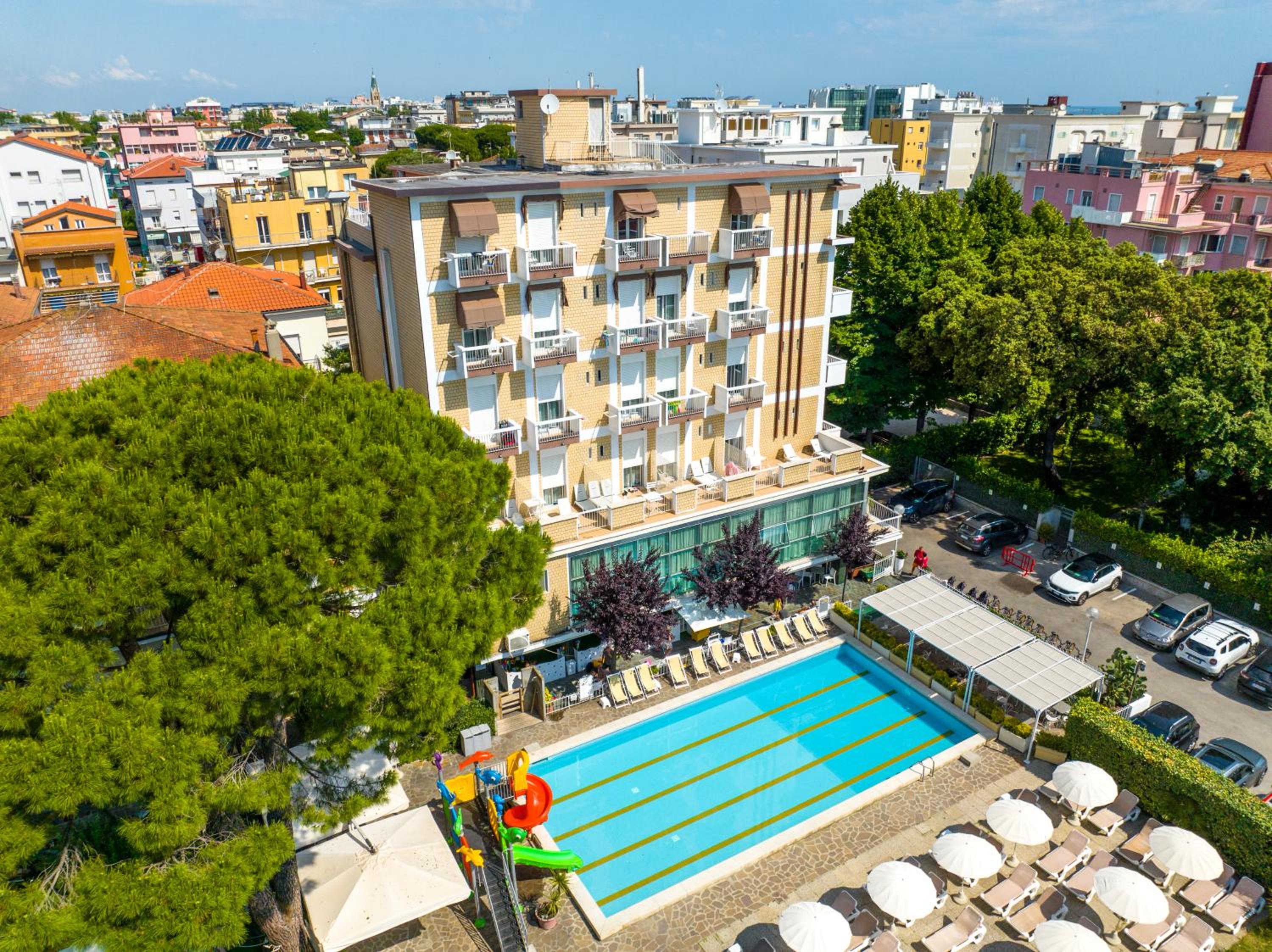 Фото Hotel Lotus