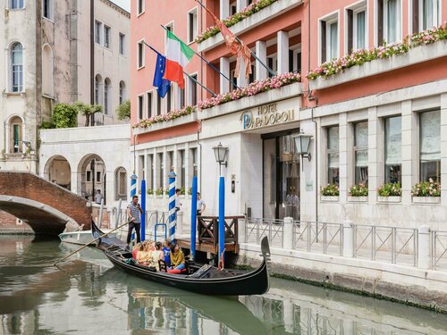 Гостиница Hotel Papadopoli Venezia - MGallery в Венеции
