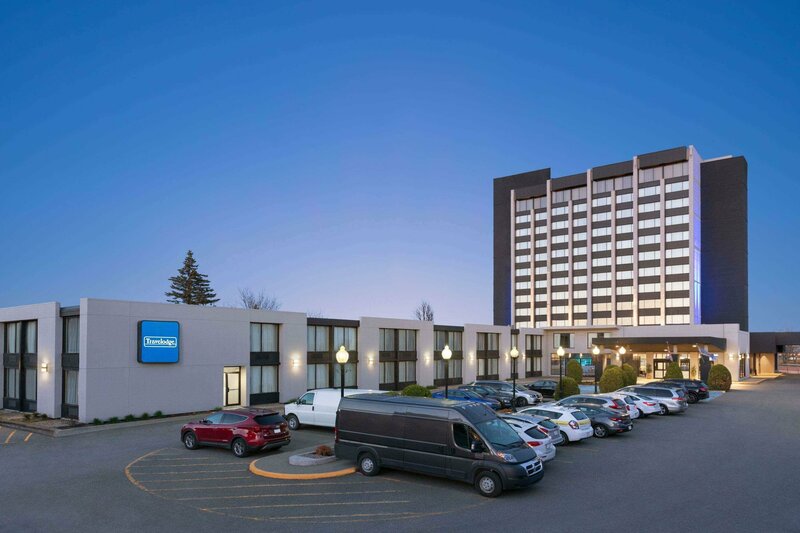 Гостиница Travelodge by Wyndham Hotel & Convention Centre Quebec City в Сент-Фуа