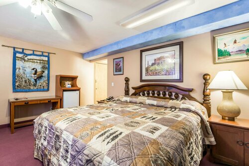 Гостиница Rodeway Inn & Suites Big Water - Antelope Canyon