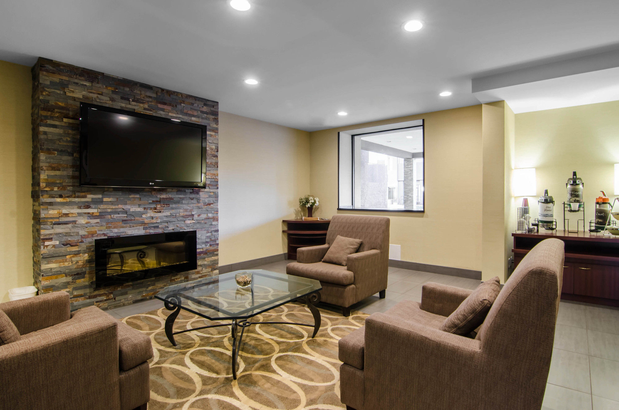 Фото Courtyard by Marriott Regina Downtown