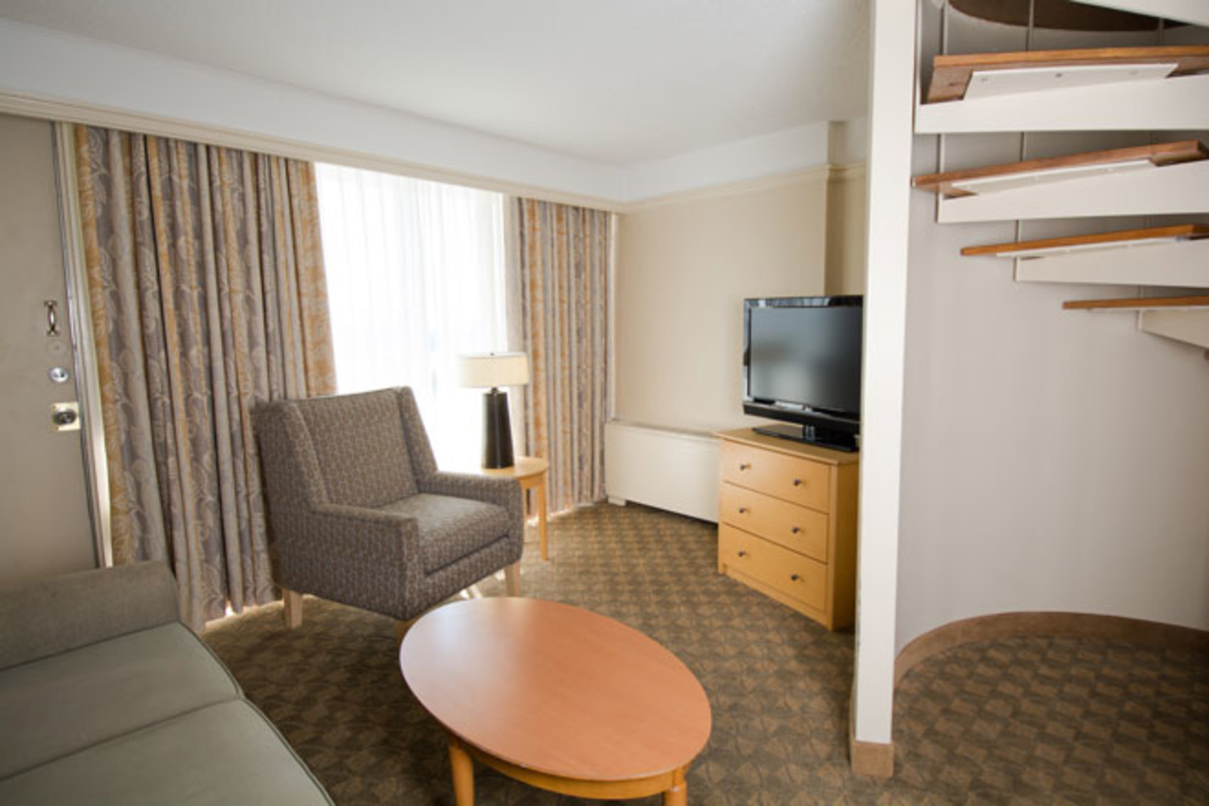 Фото Ramada Edmonton Hotel & Conference Centre