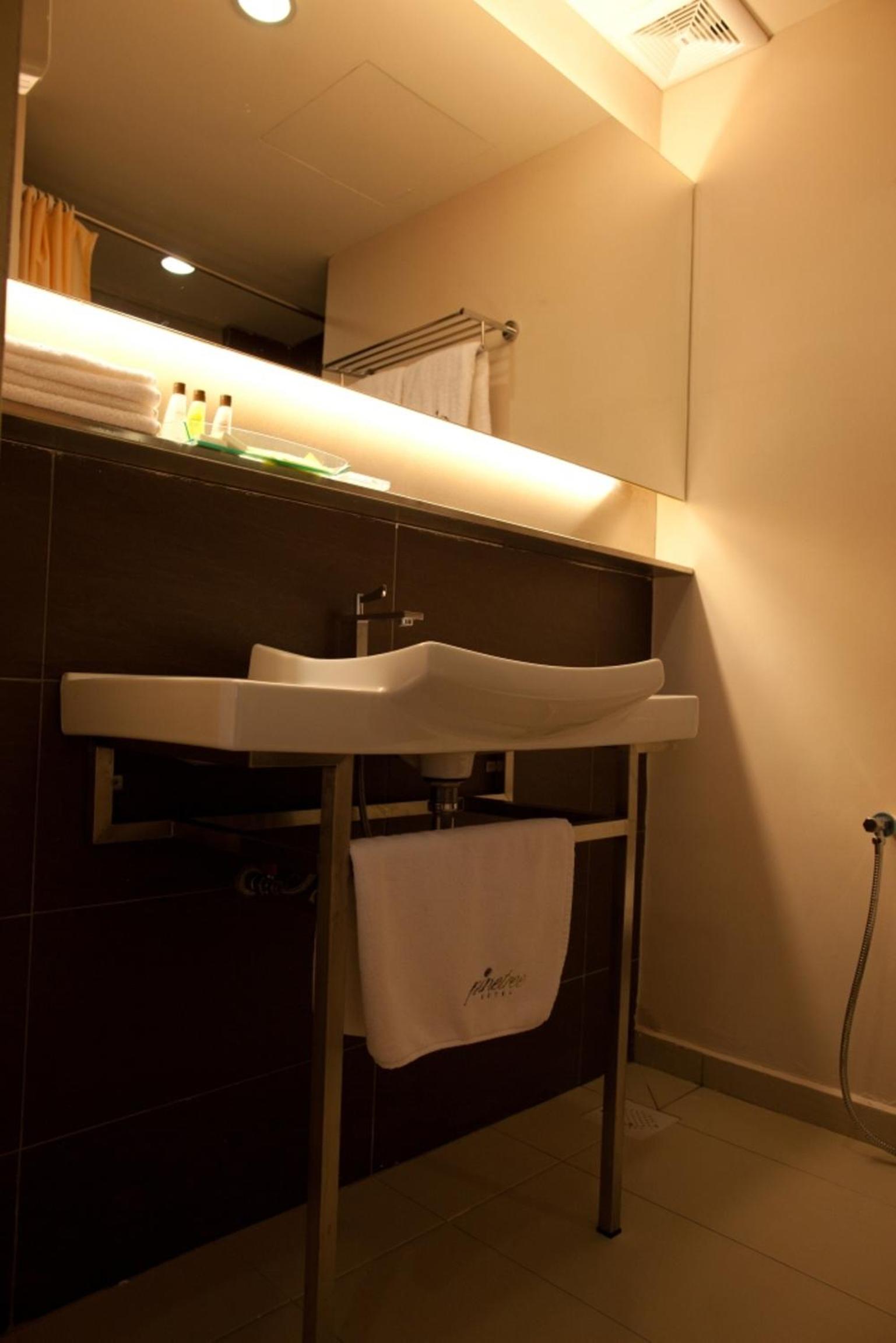 Фото Pinetree Hotel