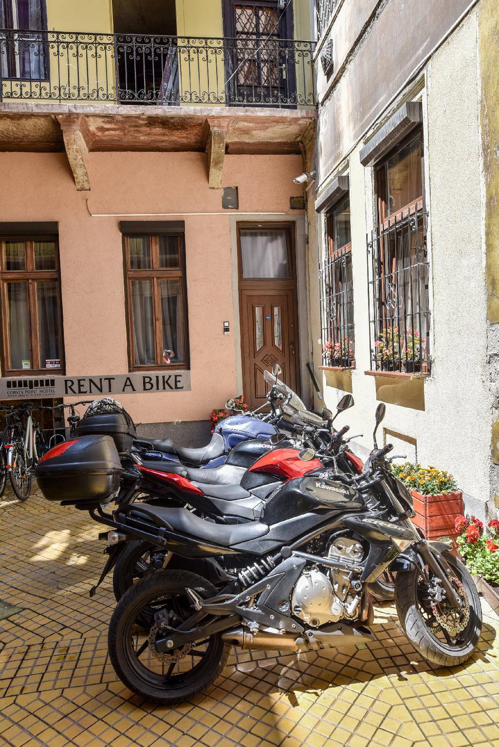 Фото Corvin Point Rooms and Apartments