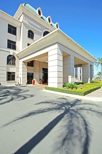 Гостиница Peermont Mondior at Emperors Palace в Кемптон-Парке