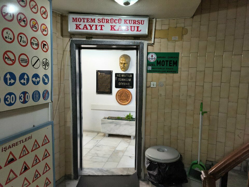 مدرسة لتعليم القيادة Motem Surucu Kursu ، أنقرة، صورة