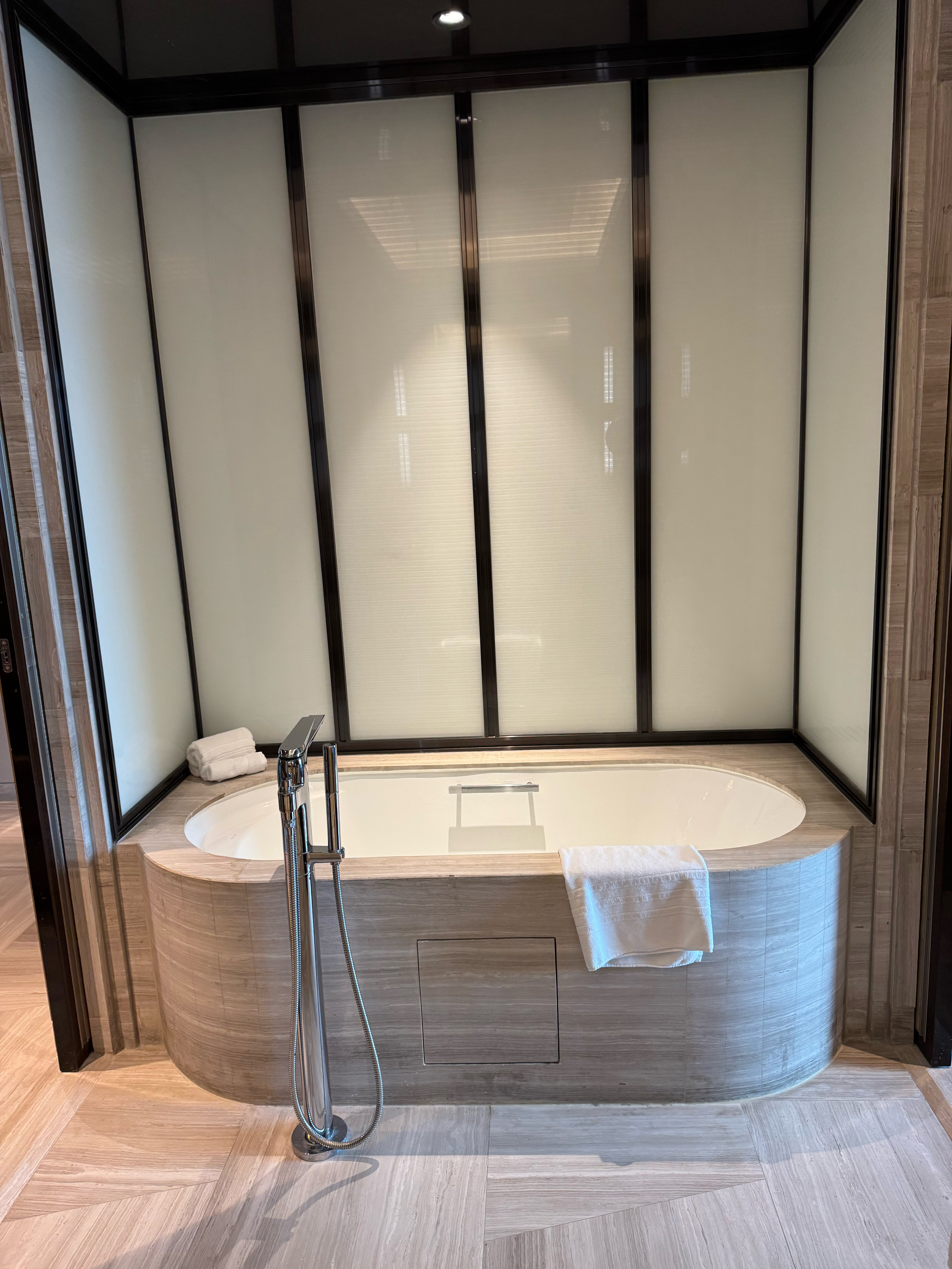 Фото Four Seasons Hotel Kuala Lumpur