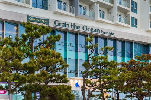Гостиница Grab The Ocean Songdo в Пусане