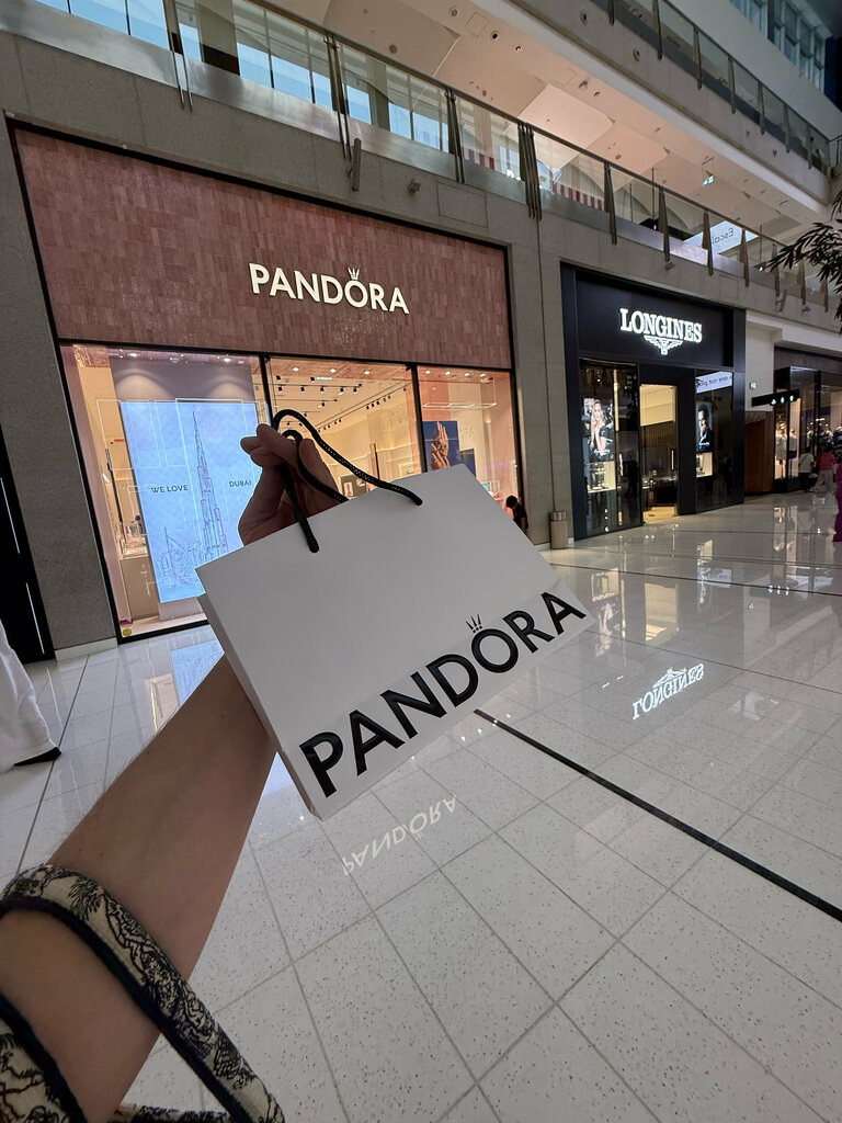 Jewelry store Pandora, Dubai, photo