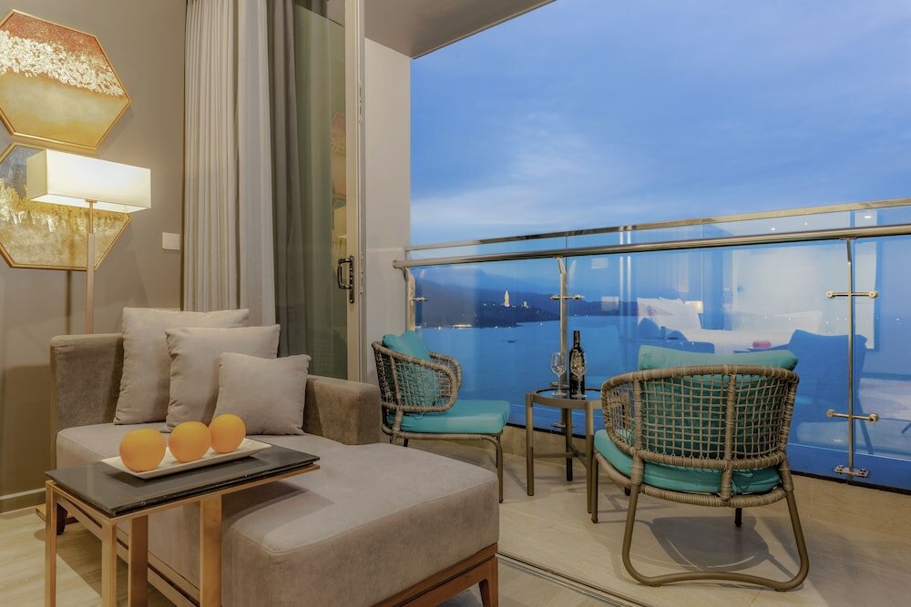Фото Le Sands Oceanfront Danang Hotel