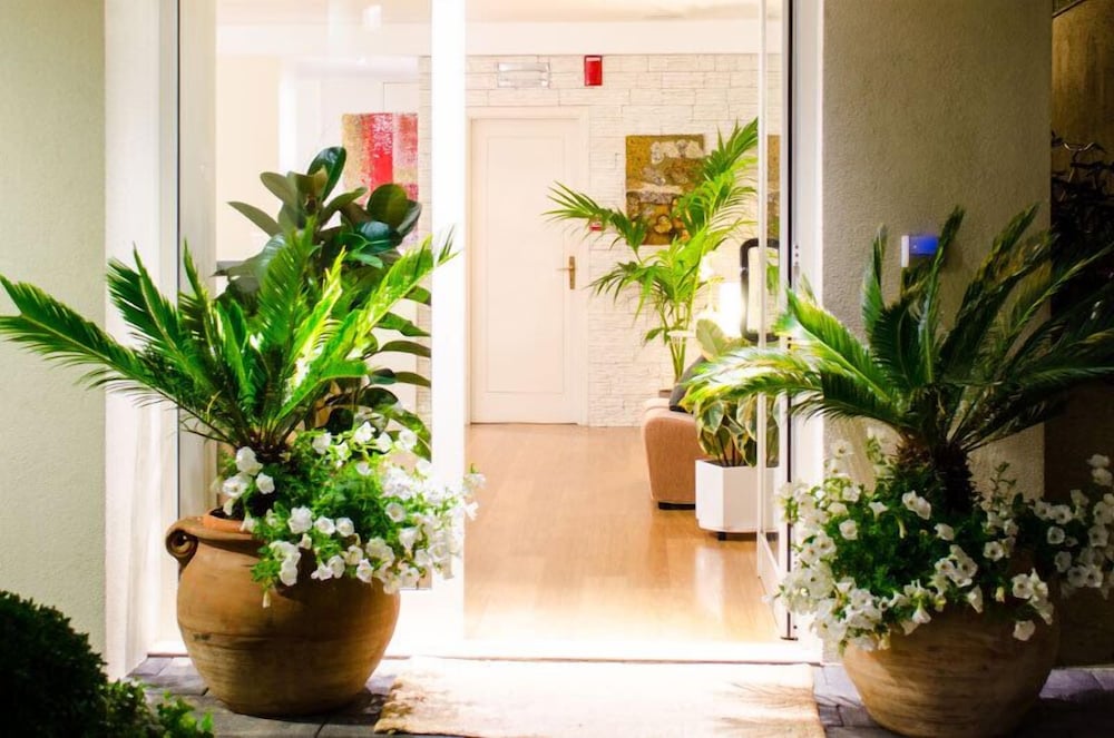 Фото Mona Lisa Hotel