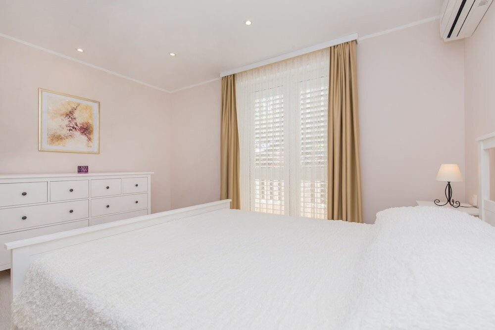 Фото Light Blue Apartment