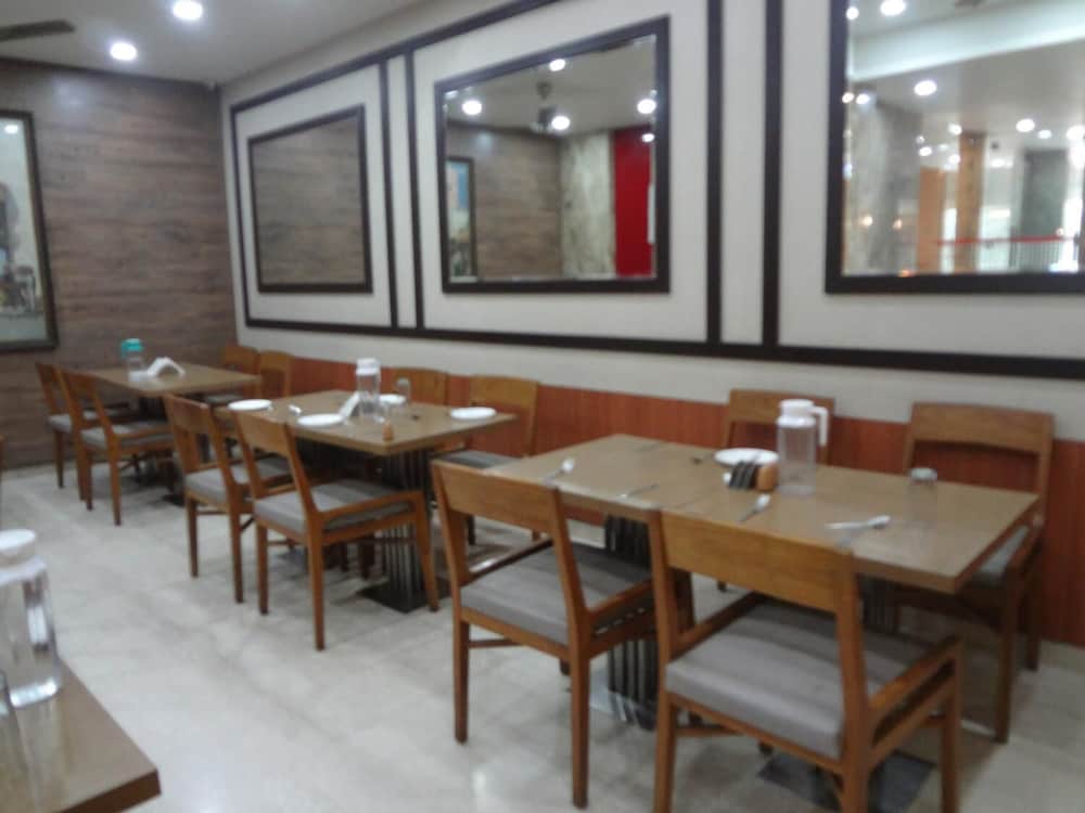 Фото Royal Park Hotel