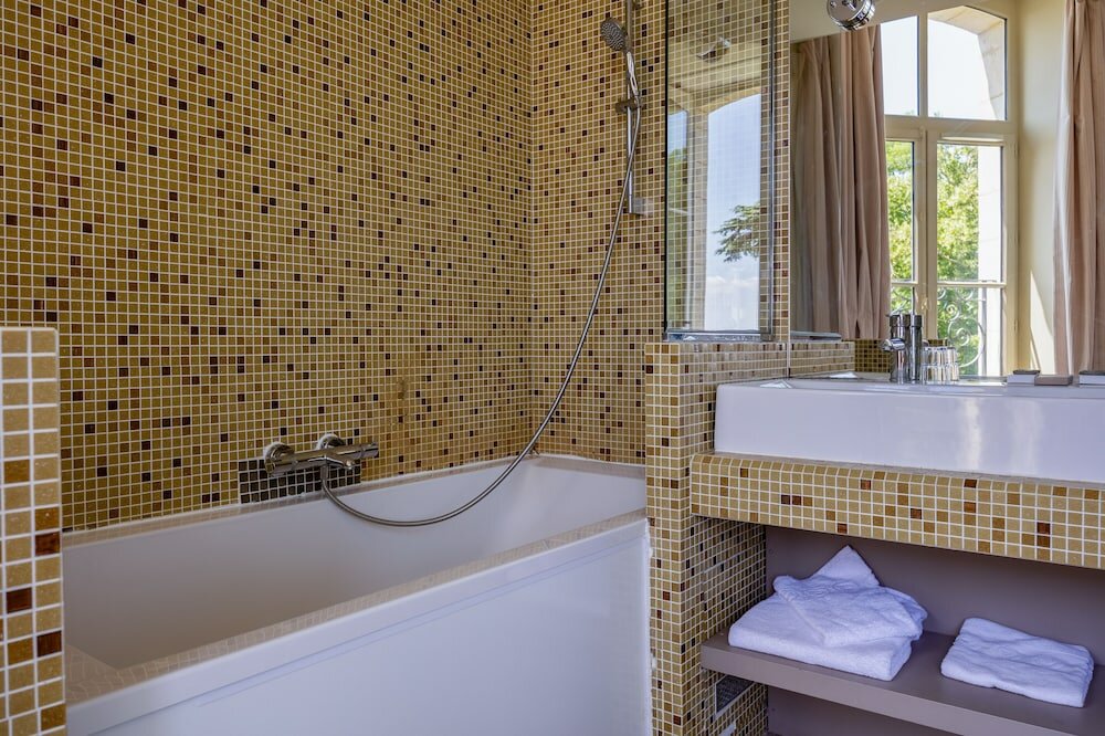 Фото Hôtel & SPA du Château