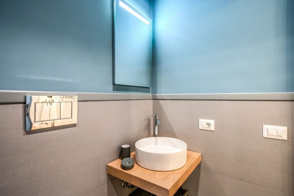 Фото Trevi Fountain Superior 3 bdr apartment