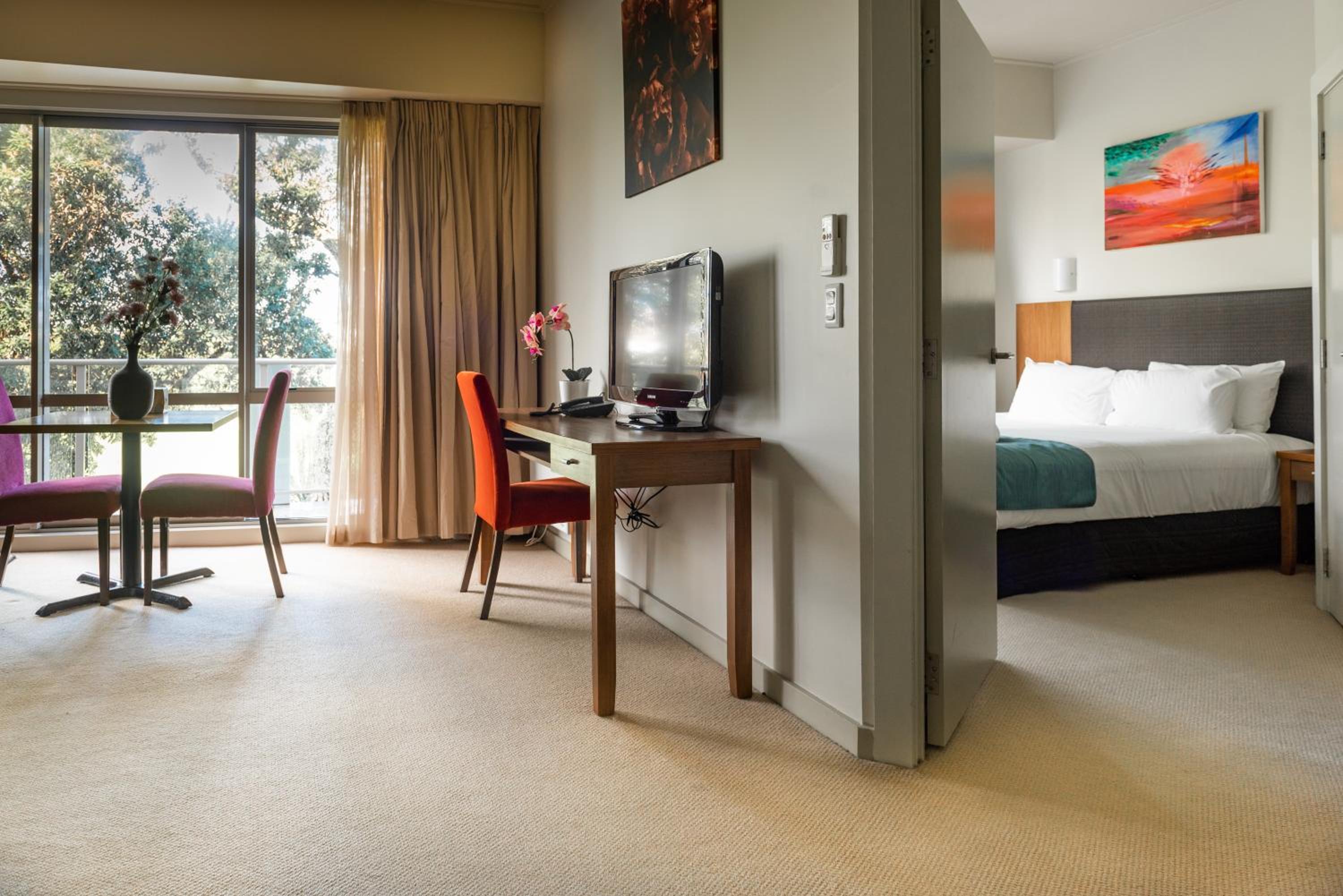 Фото Ocean Breeze Hotel