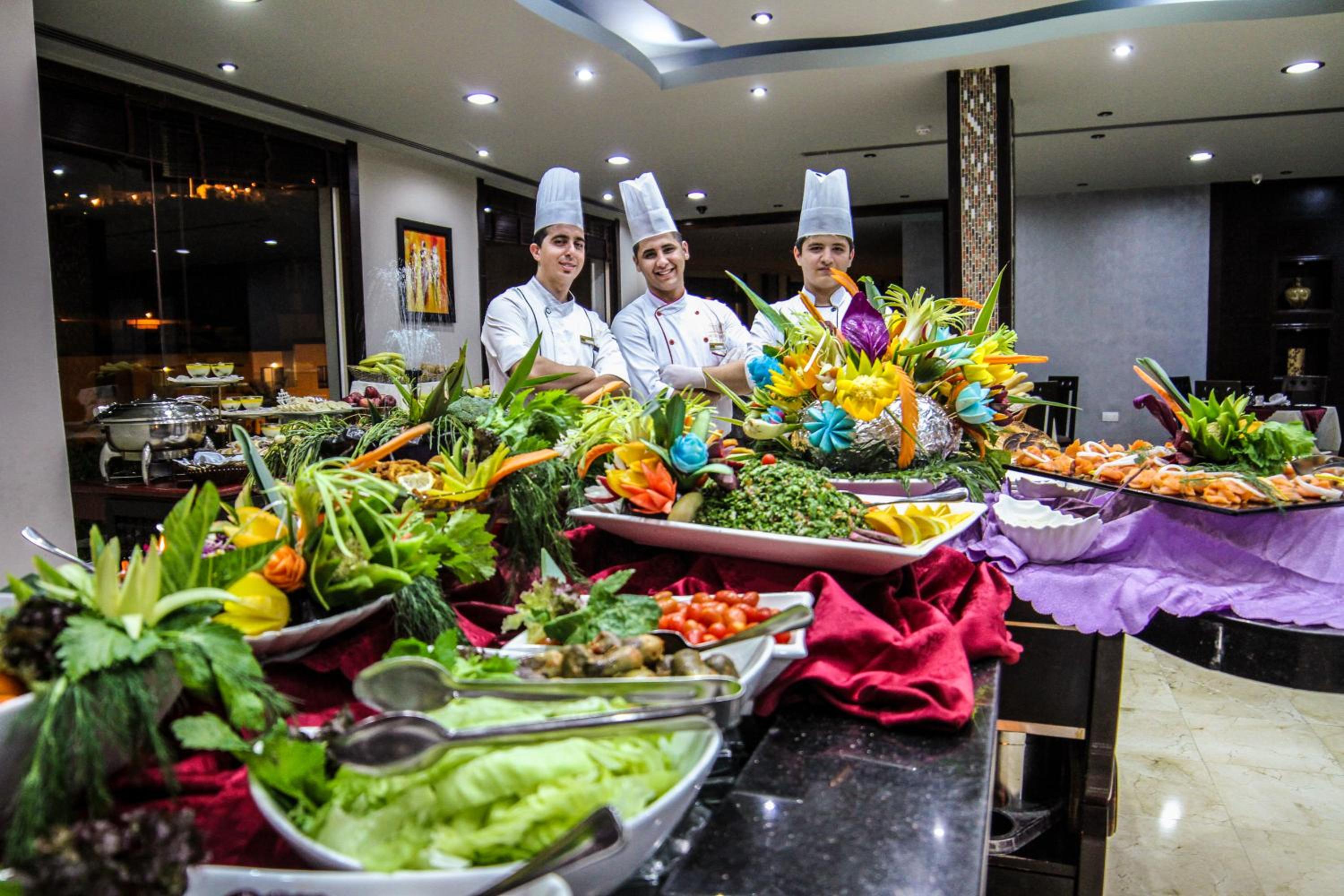 Фото Petra Moon Hotel