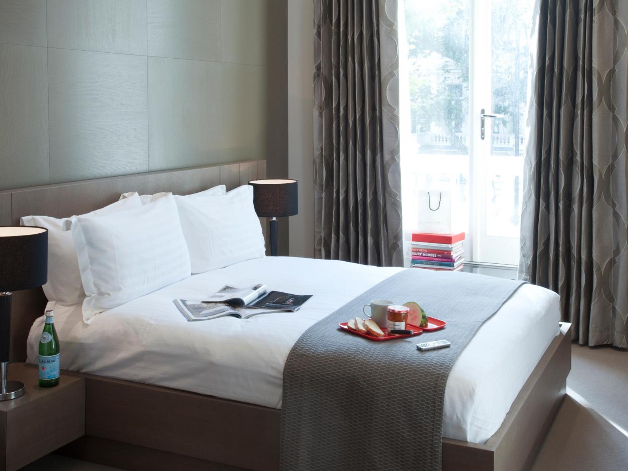 Фото 130 Queen's Gate Apartments