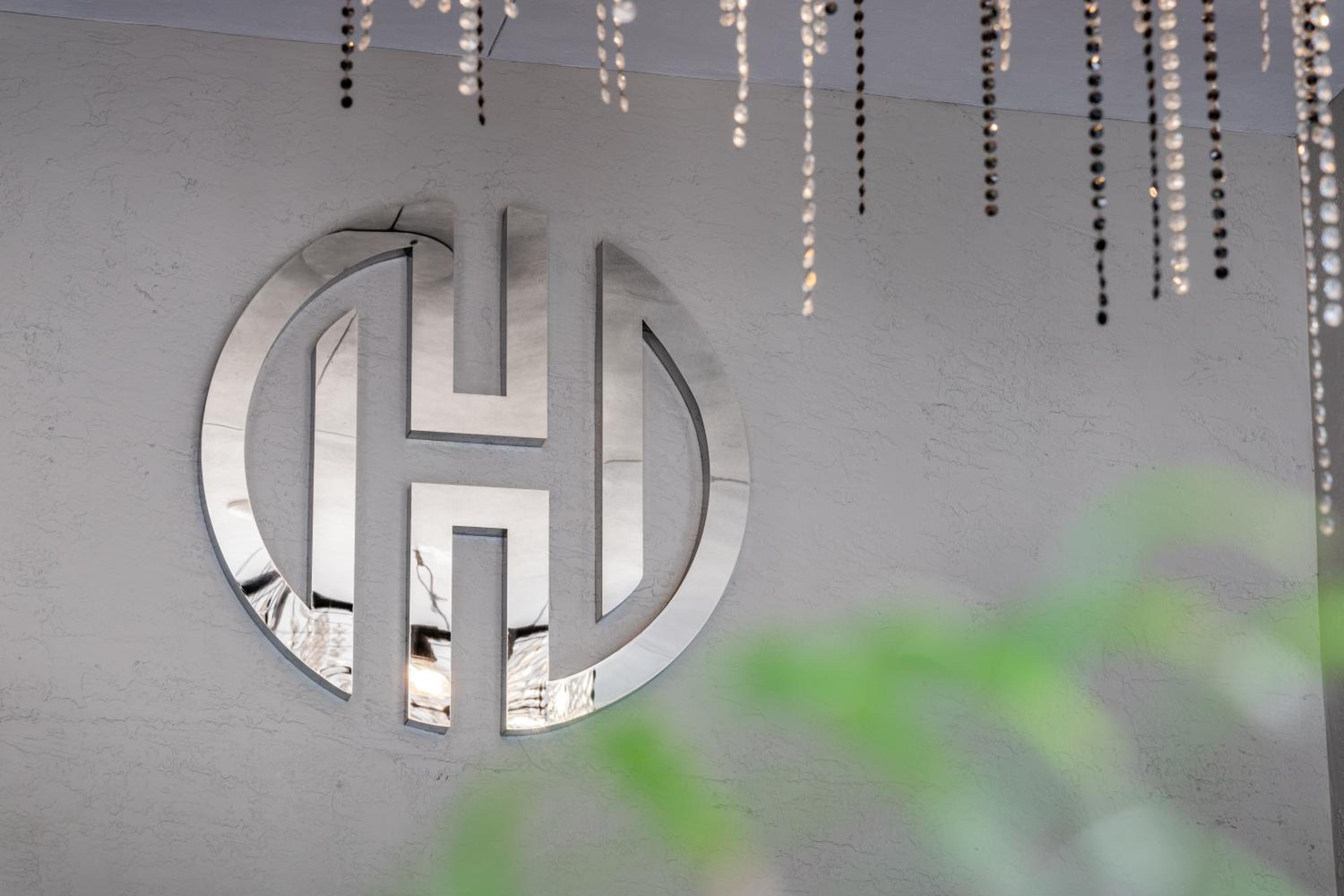 Фото Fortune House Hotel Suites