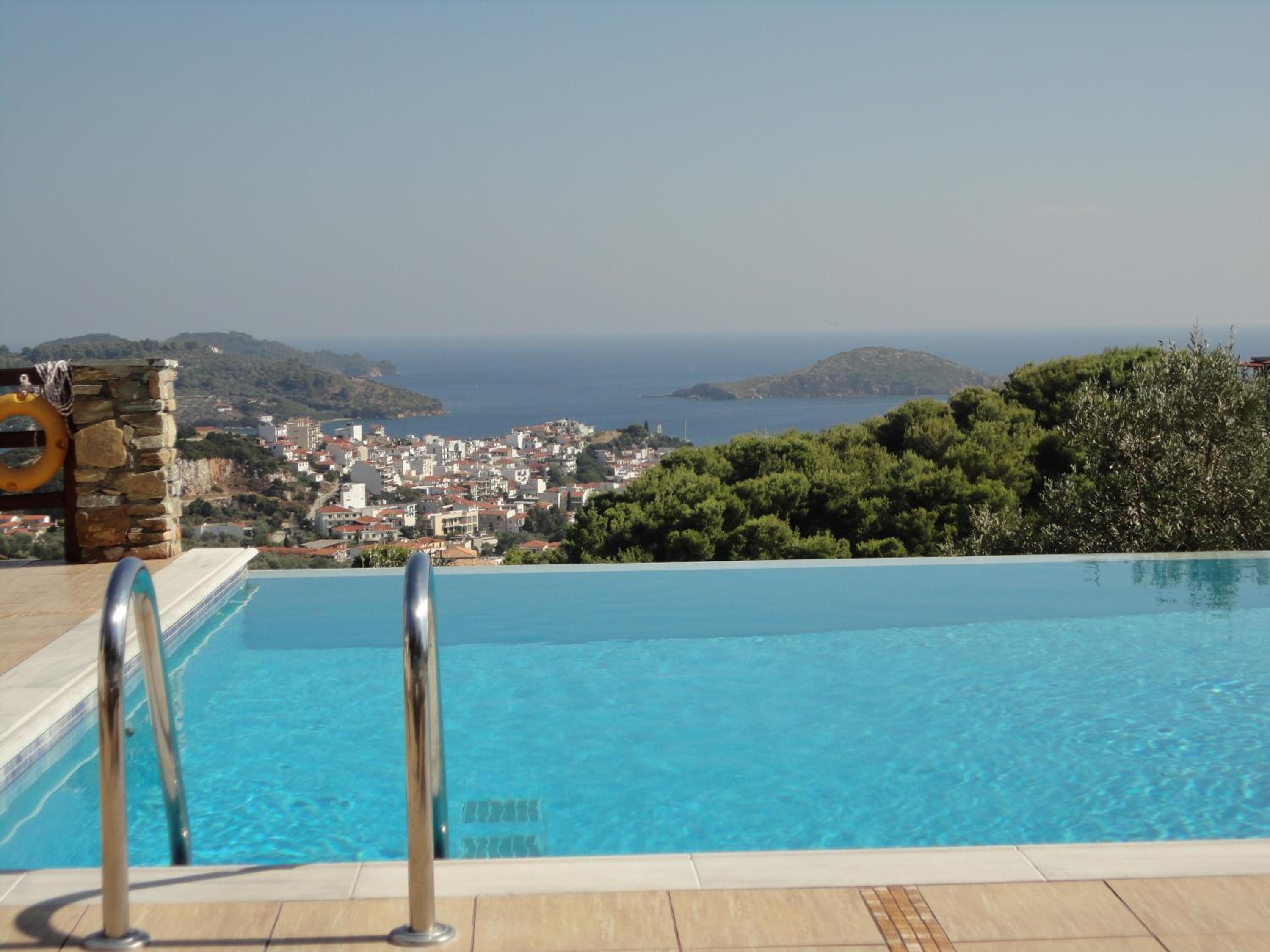 Фото Skiathos Garden Cottages