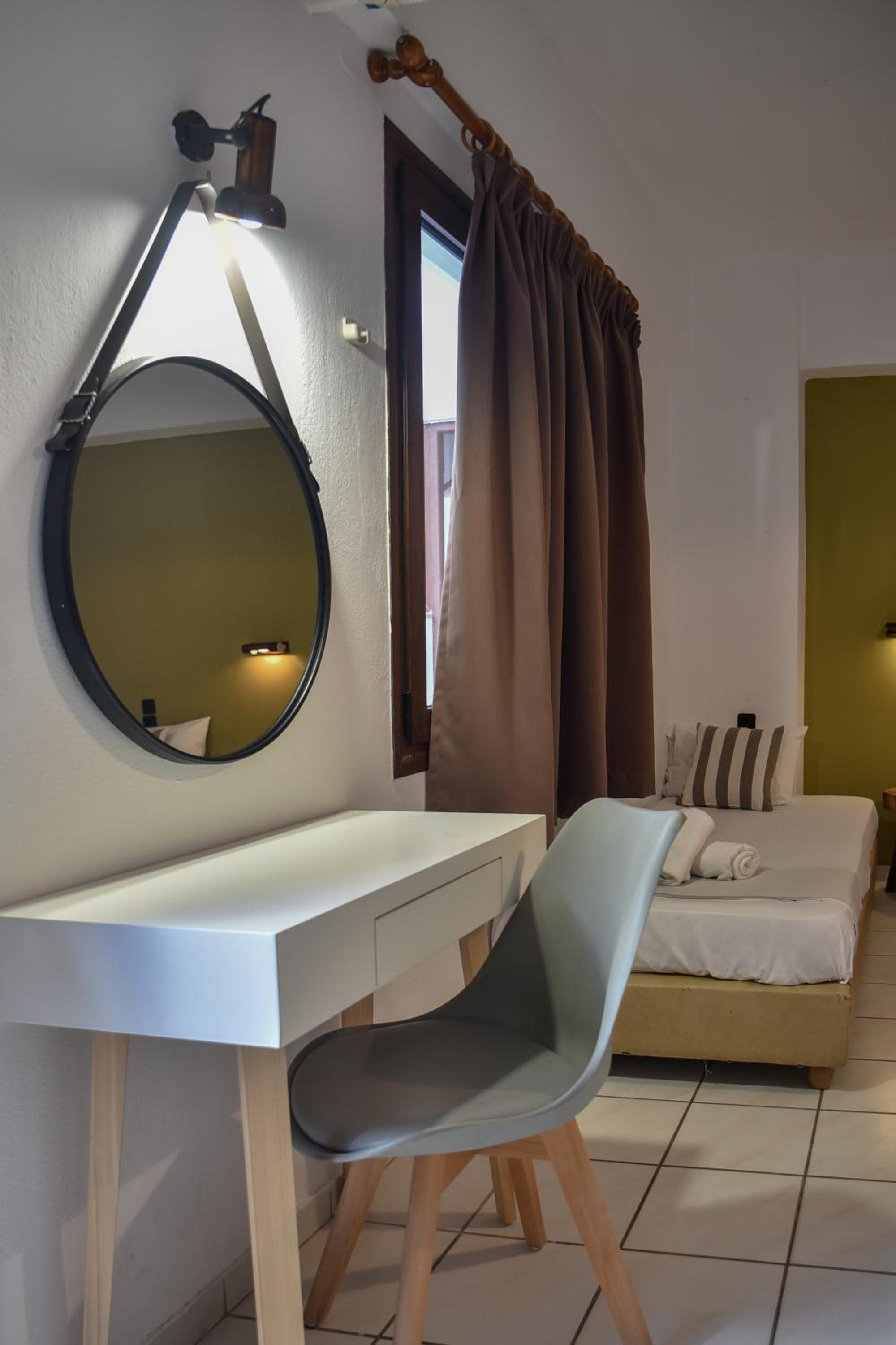 Фото Iraklis Studios & Apartments