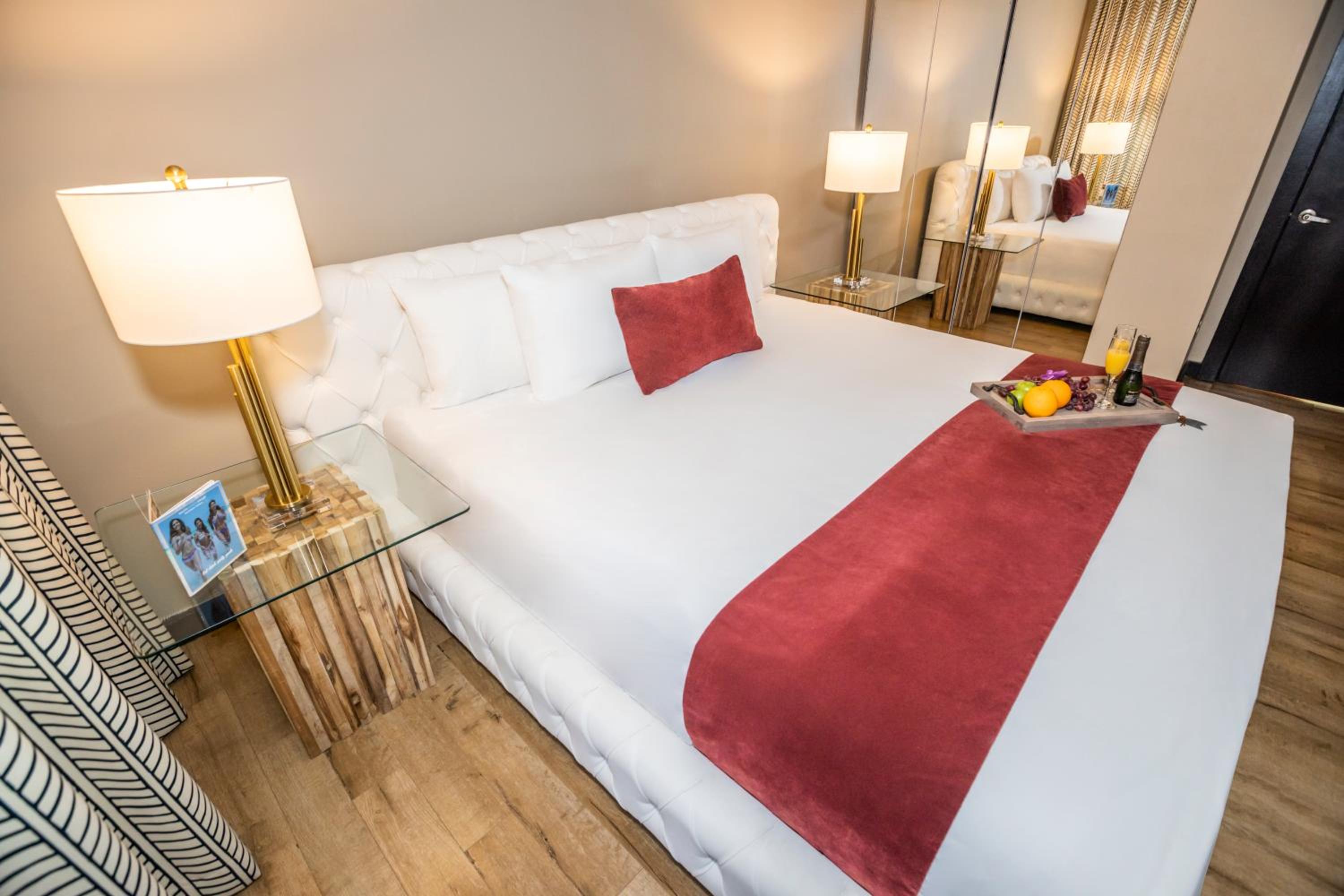 Фото Metropole Suites South Beach